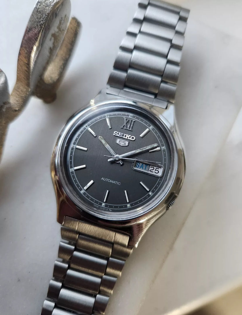 1 Seiko 5 Automatic Rare Dark Grey Dial MENS