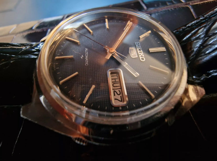 Seiko 5 Automatic Rare Dial 7009-8750